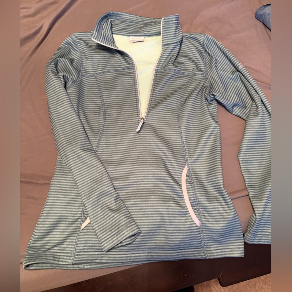 Columbia Women's Gray and teal Striped Pajama Top